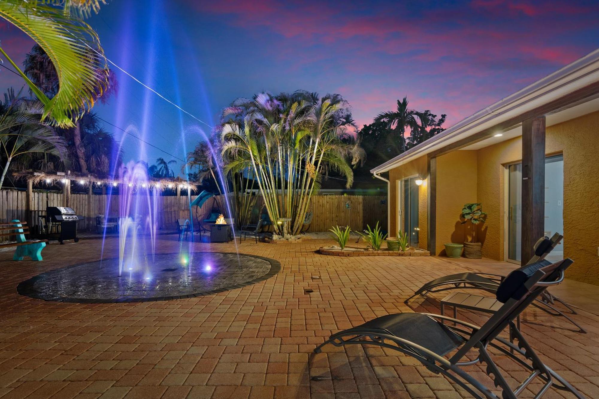 Coastal Villa W Amazing Courtyard - Splash Pad! Сарасота Екстериор снимка